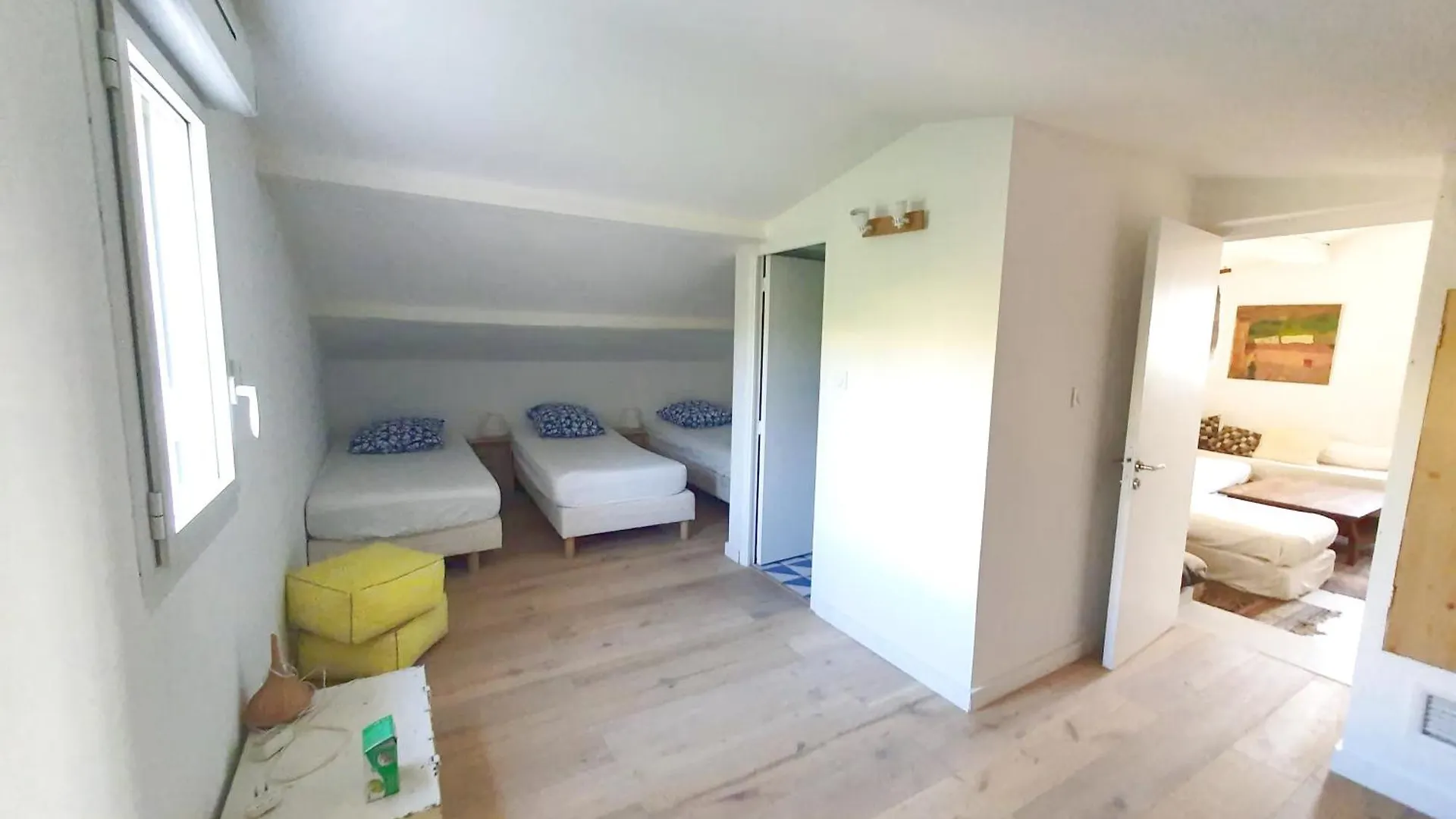 Вилла Superb Family House Йер